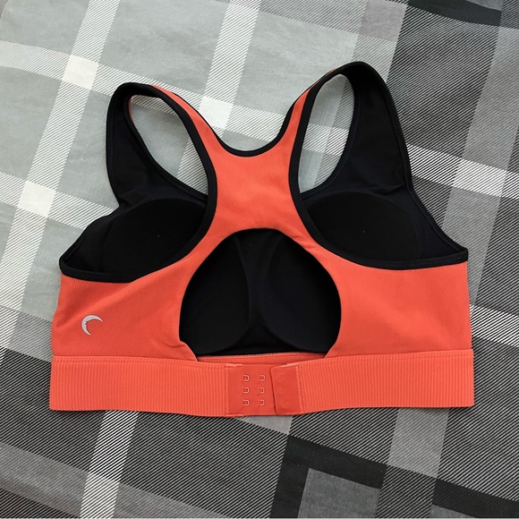 ZYIA Burnt Orange Ribbed Premium Adjustable Sports Bra - Picture 4 of 5